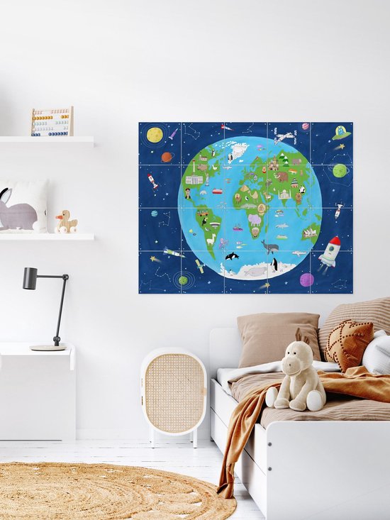 IXXI Carte illustrée du monde vue de l'espace, Carla Daly - 140 x 100 cm - Support d'accrochage gratuit - Grande décoration murale et posters - Illustrations, graphisme