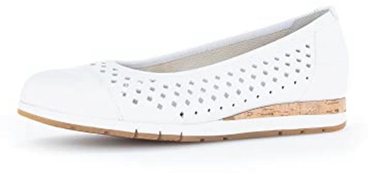 Vrouwen Pumps met Perforatie Detail en Lage Hak
