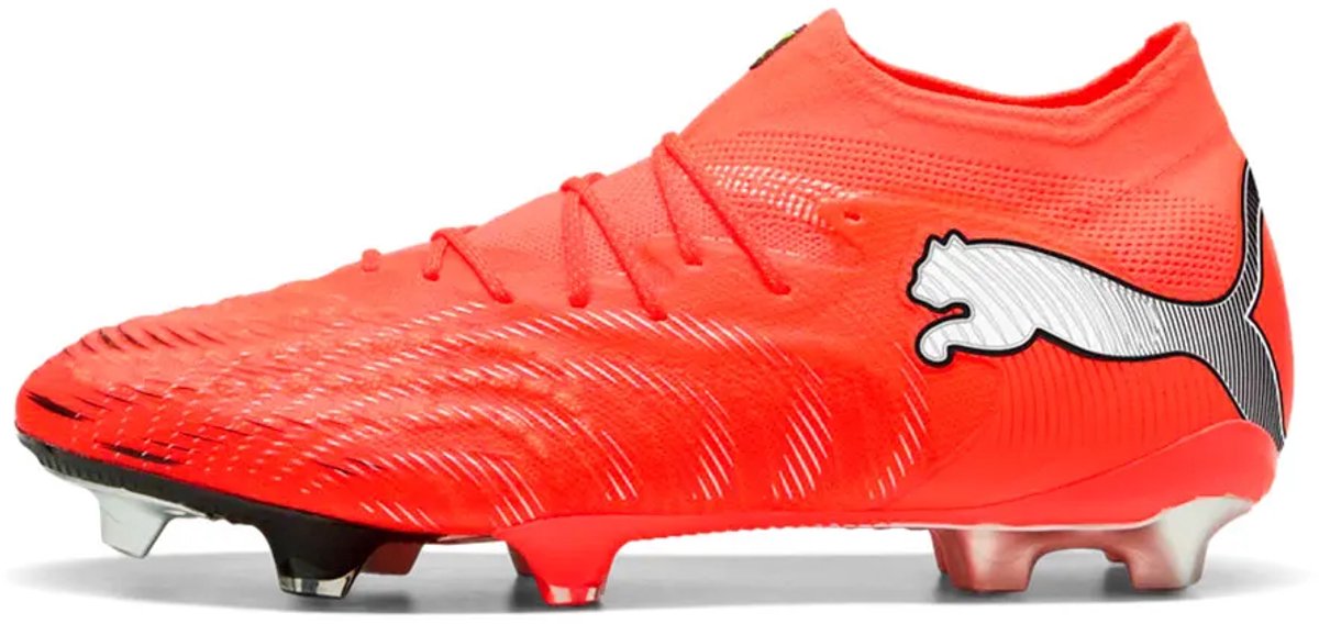Puma Future 9 Ultimate FG voetbalschoenen in rood en oranje, EU 39, met Fuzionfit-bovenwerk voor optimale bewegingsvrijheid.