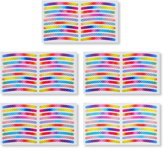 Meerdere vellen met reflecterende, regenboogkleurige stickers.