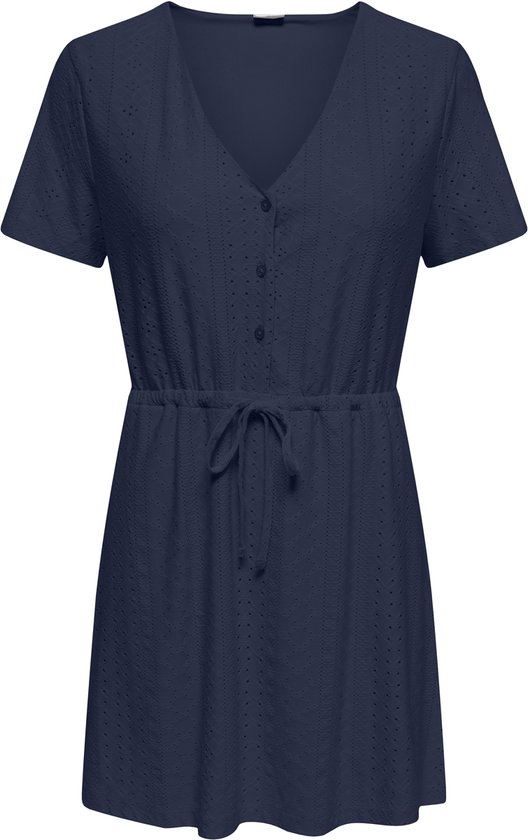 Robe bleu marine à col en V, boutons et ceinture à cordon. Motif brodé avec petits trous.