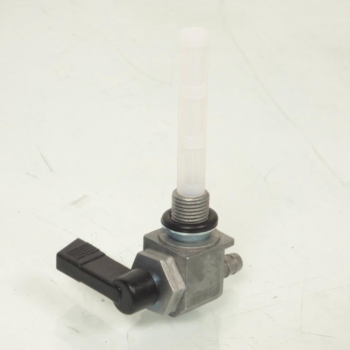 Robinet de réservoir d'essence OMG pour mobylette MBK 51 M10x1.00 sortie arrière