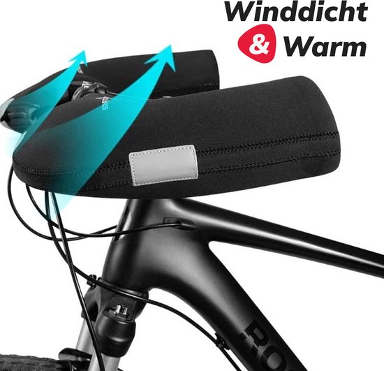 Zwarte stuurhandschoenen op een racefiets stuur, winddicht en warm.