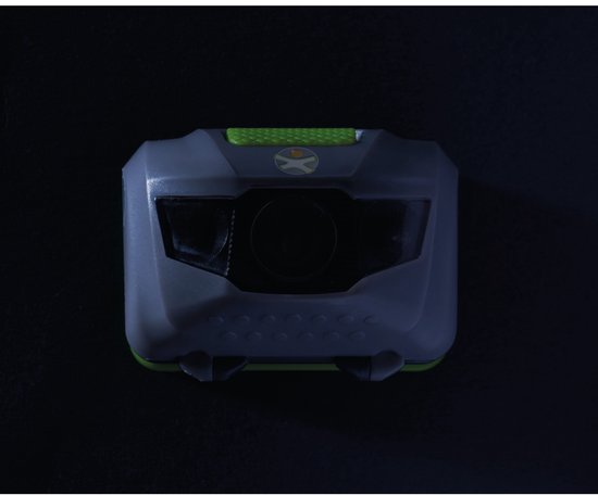 Grijze hoofdlamp met groene accenten en een iconisch logo in het midden.
