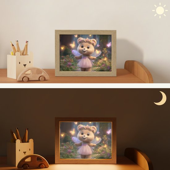 Nachtlampje 20x15 cm - Kinder lampje - Teddybeer - Bloemenkrans - Vlinders - Elfenvleugels - Tafellamp kinderkamer - Slaapkamer lamp - Bedlamp kinderen - Kinderlampje stopcontact - Wandlamp babykamer - Nachtlampjes van Merkloos — afbeelding 4