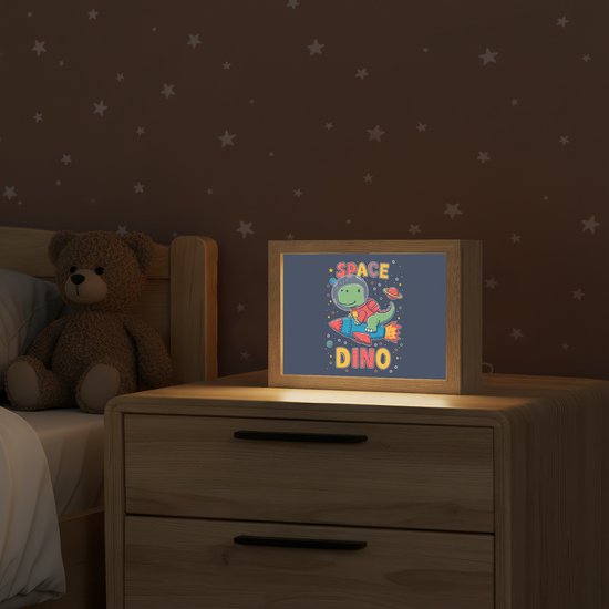 Nachtlampje 20x15 cm - Kinder lamp - Dino - Raket - Kleurrijk - Tafellamp kinderkamer - Slaapkamer lamp - Bedlamp kinderen - Kinderlampje stopcontact - Wandlamp babykamer - Nachtlampjes van Merkloos — afbeelding 2