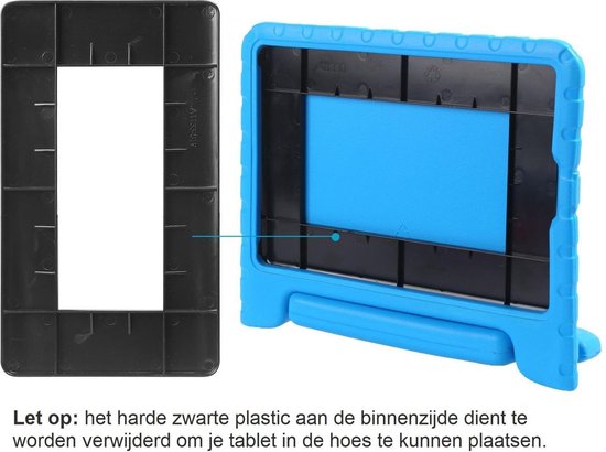 Demonstratie van het verwijderen van een zwarte plastic inzet in een blauw iPad-hoesje om de tablet te plaatsen.