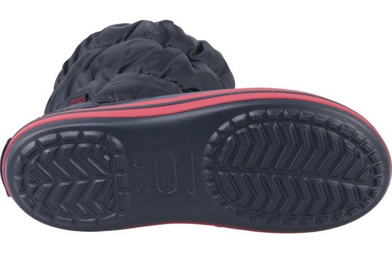 red winter crocs