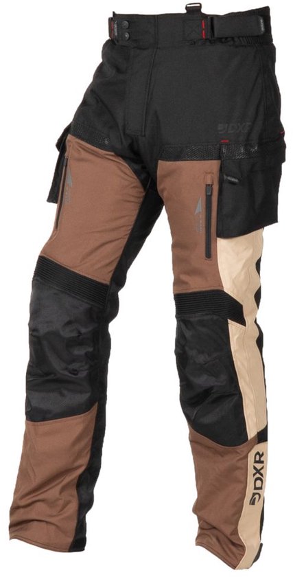 Pantalon de moto DXR tricolore noir, sable et marron. Logo DXR sur la jambe gauche.