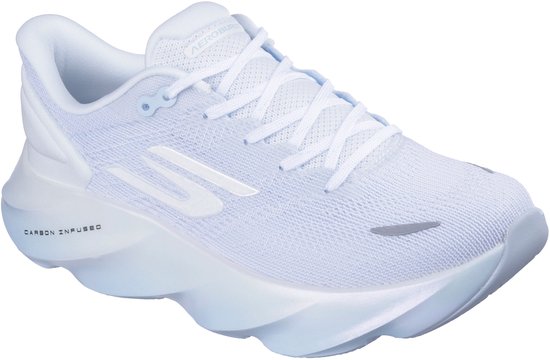 Sneaker Skechers blanc avec une semelle épaisse et blanche aux accents bleus.