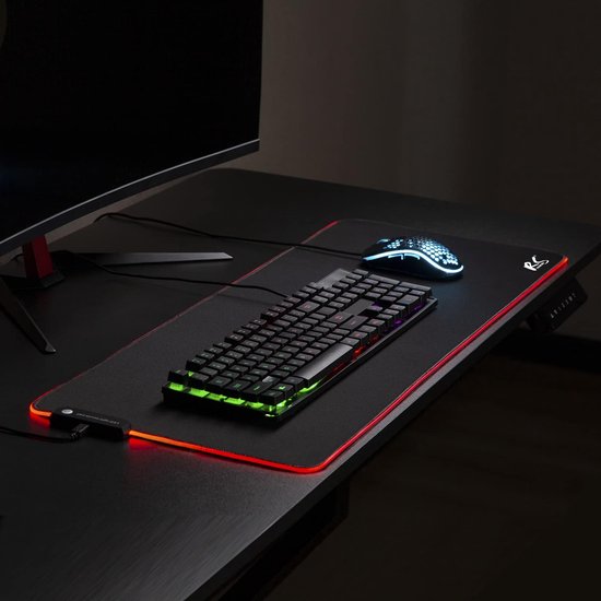 XL Gaming Muispad met RGB LED Verlichting en Antislip Onderkant voor Optische Muis en Toetsenbord — afbeelding 2