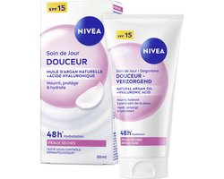 NIVEA Essentials Voedende Dagcrème SPF 15 - Gezichtscreme Droge huid - Moisturizer - Skincare - met Arganolie - 50 ml