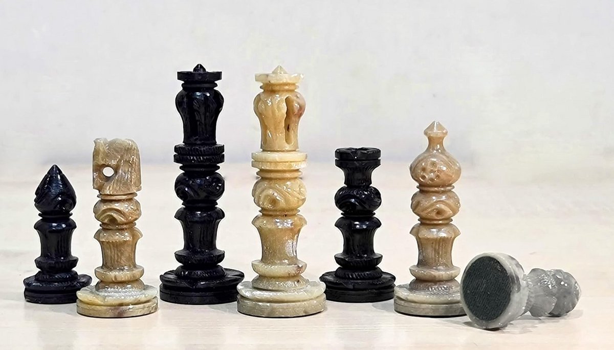 Natuursteen Schaakstukken | 3 inch King | Zwart/Wit | Geschikt voor 10-16 inch Bord | Voor 2 spelers | Leeftijd 15+