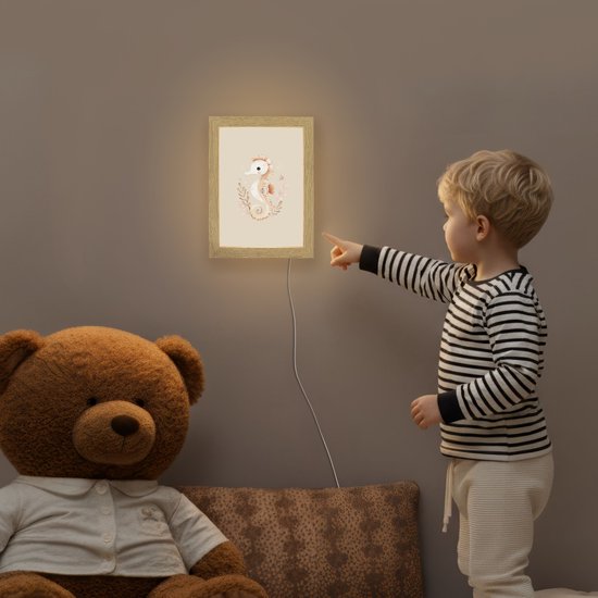 Nachtlampje 15x20 cm - Kinder lampje - Zeepaardje - Zeewier - Beige - Tafellamp kinderkamer - Slaapkamer lamp - Bedlamp kinderen - Kinderlampje stopcontact - Wandlamp babykamer - Nachtlampjes van OnlyWow — afbeelding 5