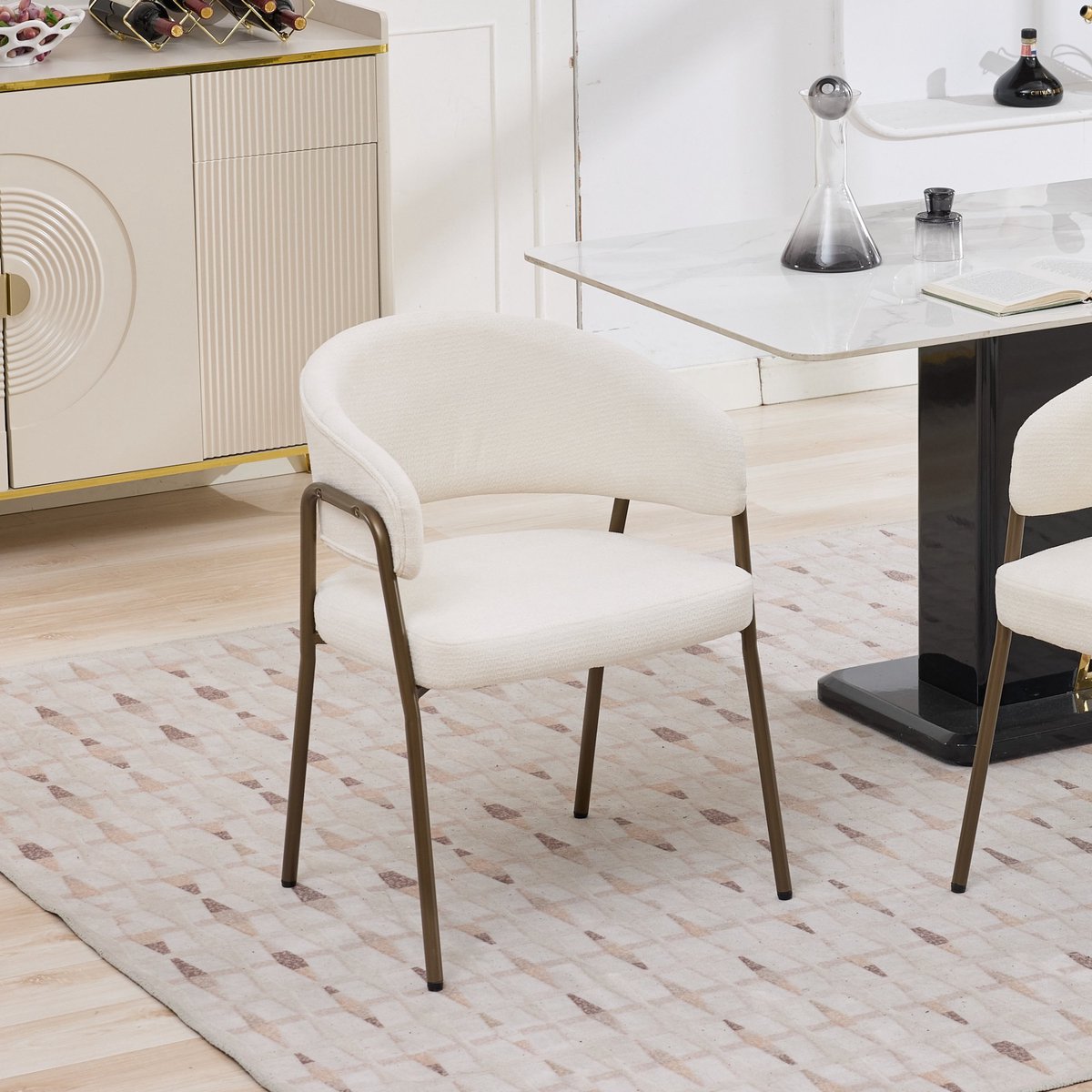 PHOEBE CAT Eetkamerstoel - Fauteuil - Chenille - Metalen poten - Beige (1 stuk)