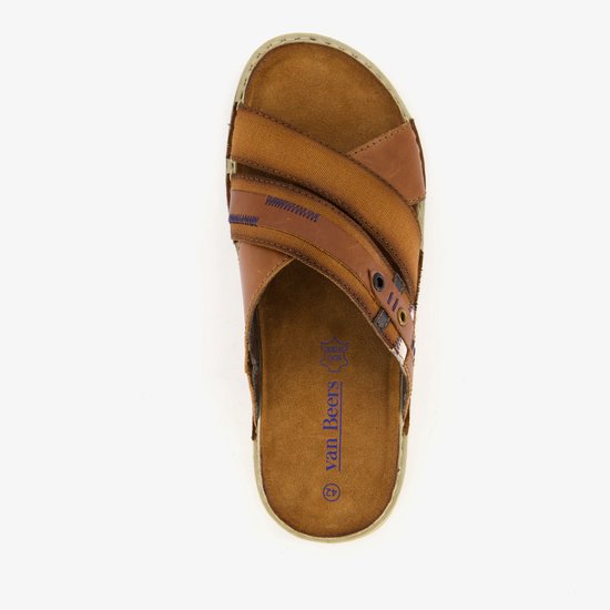 Bruine leren herenslipper met gekruiste banden, Van Beers logo op de binnenzool.