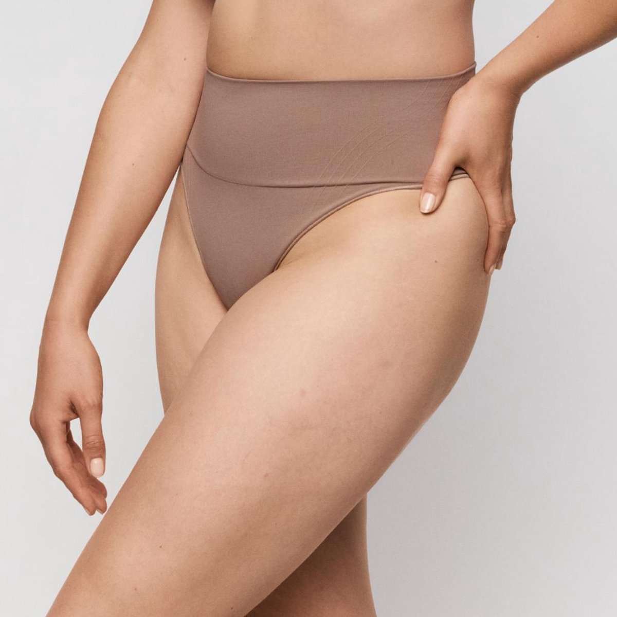 PrimaDonna Nudda Corrigerende String 0663611 Ginger - maat 46