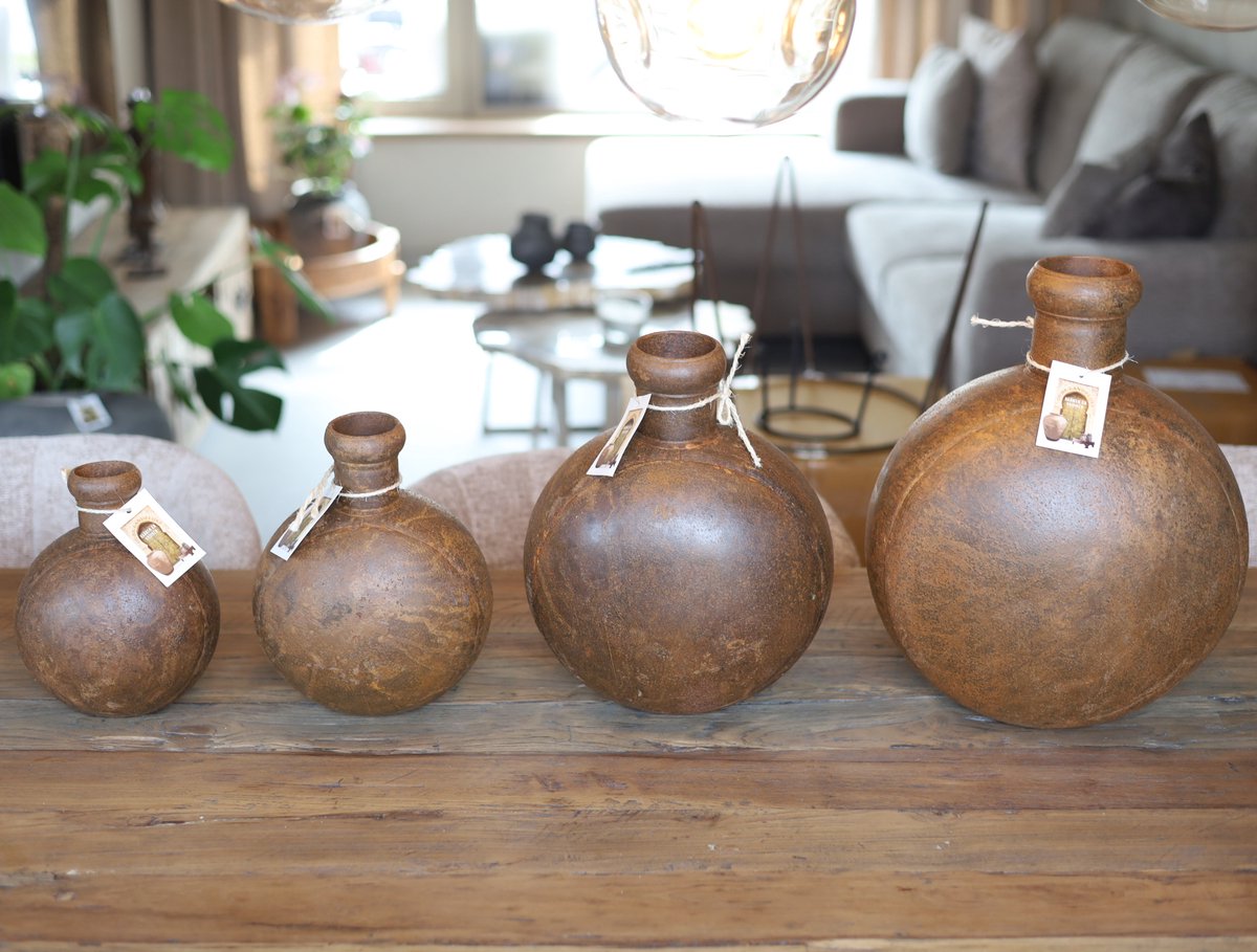 Set van 4 Roest kruiken kruikje vaasje in roestkleur metaal vaasje