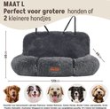 Maat L donkergrijs, pluizig hondenbed voor de auto, met afmetingen 120x60x60cm. Geschikt voor grotere honden of 2 kleintjes.