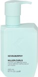 Lichtblauwe pompflacon van KEVIN.MURPHY Killer.Curls met de tekst 'Anti-frizz curl defining crème' en '200 mL 6.7 Fl. Oz. Liq e'.