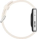 Zijprofiel van een zilverkleurig smartwatch met een crèmekleurige band.