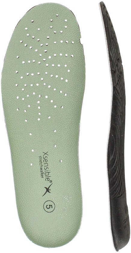 Lichtgroene Xsensible Stretchwalker inlegzool met perforaties en een zwarte schoenzool.