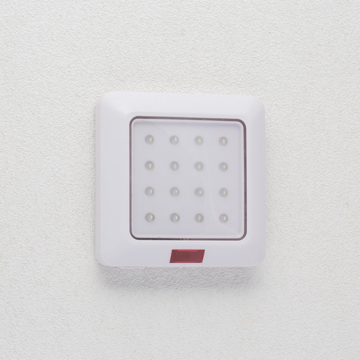 Wandlamp op Batterijen - Met Afstandsbediening - 16x LED - Compact Formaat - Wit - Inclusief Bevestigingsschroef - Bereik tot 10m - Voor Sfeerverlichting, Nachtlamp & Decoratief Gebruik [20287]