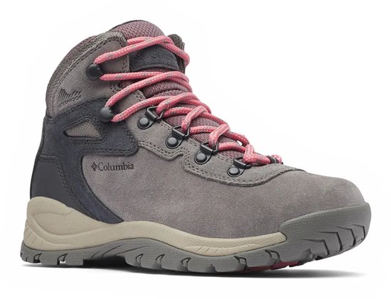Grijze wandelschoen met roze veters, donkergrijze en beige accenten. Waterdicht label.