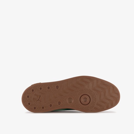 Zool van roze Puma sneaker met bruine gummi en Puma-logo.