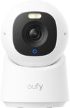 Witte eufy beveiligingscamera met een zwart camera-oog, blauw lampje en een lampje aan de bovenkant.
