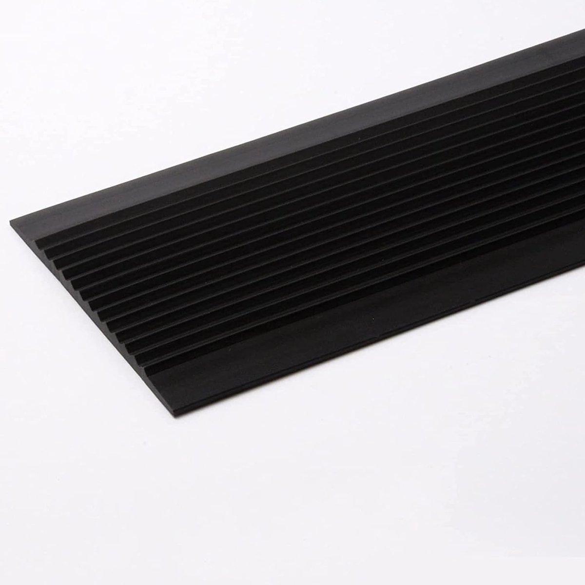 Traptrede Neusprofiel - Antislip Strip - Veilig Lopen - Zelfklevend PVC - 393.70in Breedte 4cm - Zwart