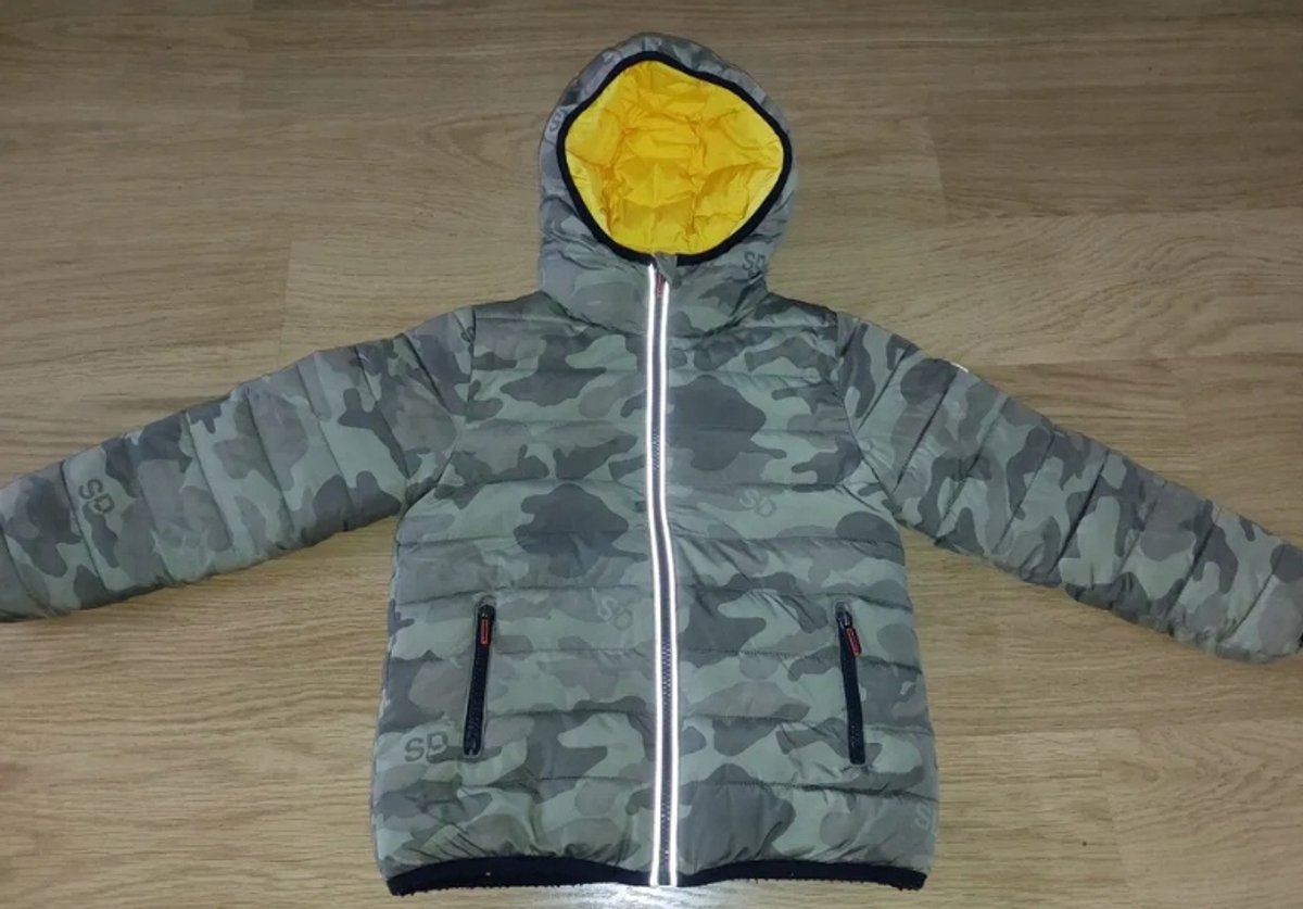 SuperDry Serie Meisjeswinterjas – Camo Omkeerbaar Gewatteerd Geel
