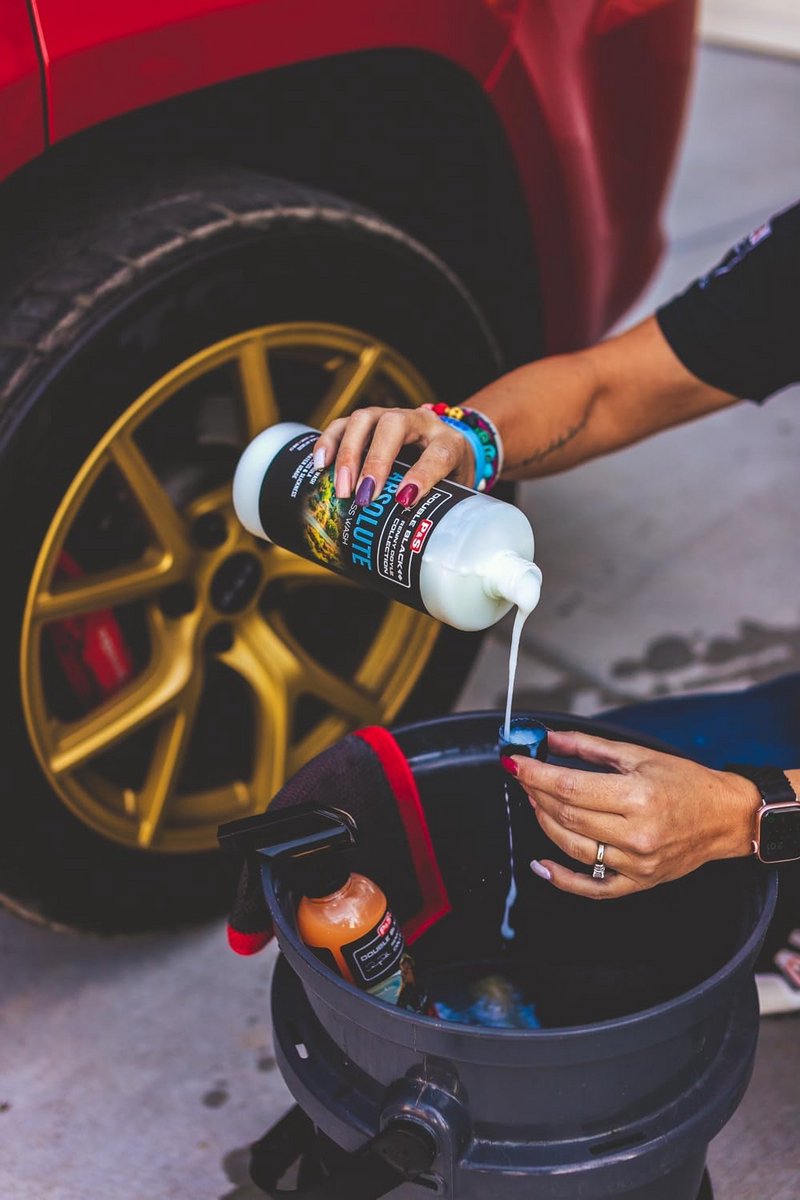 Professionele Poetsmiddelen voor Detailwerk en Auto Onderhoud