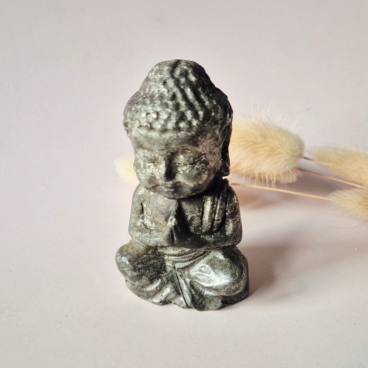 Pyriet Edelsteen Buddha – 8 cm