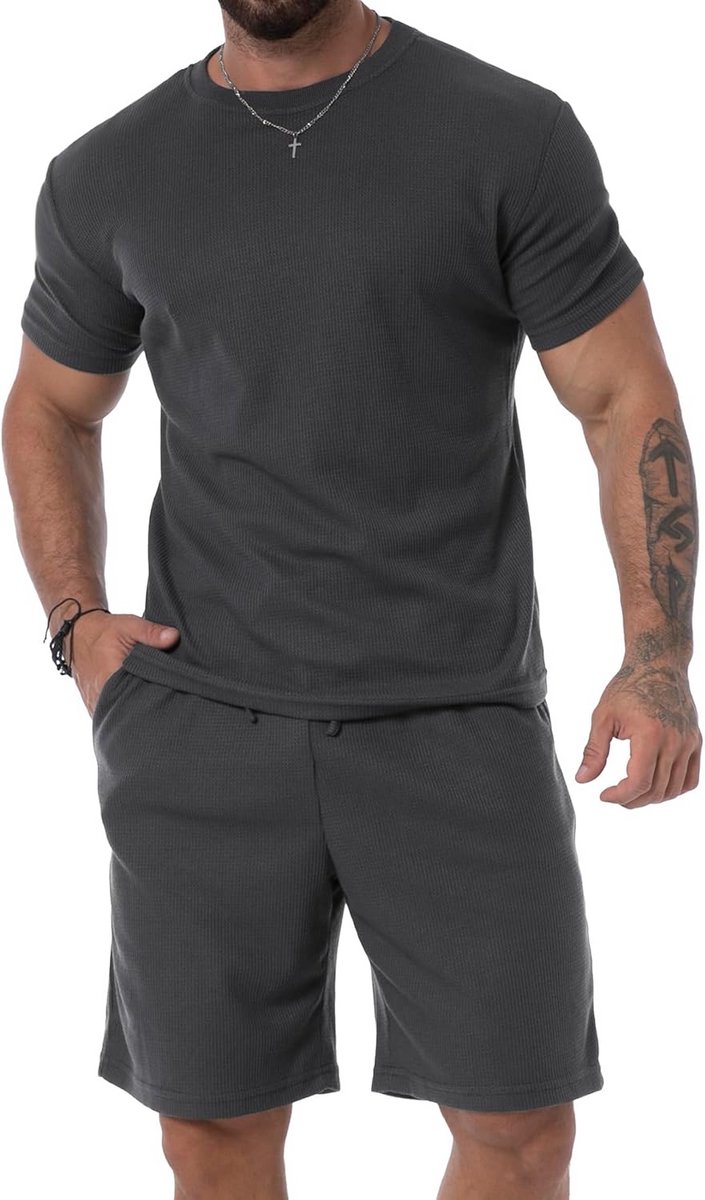 Luchtige 2-delige Zomeroutfit voor Heren: Kortemouw Shirt en Shorts