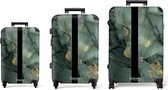 NoBoringSuitcases.com® - Kofferset 3 delig - Koffer lichtgewicht - Groen gouden marmer met streep - Reiskoffer set met 4 wielen - Handbagage trolley - Middelgrote rolkoffer - Ruimbagage koffer - Koffers met TSA slot