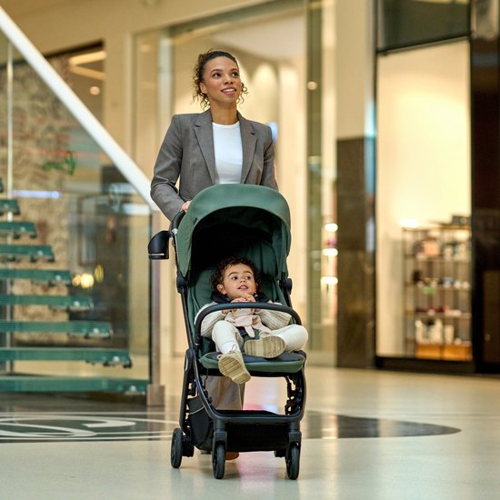 Lionelo Bess Buggy - Kinderwagen vanaf 6 maanden tot 22 kg - Ultra compacte -Lichtgewicht 7,5 kg - Automatisch Inklapbaar - XXL Kap UPF50+ - 5-Puntsgordel - Geveerde Wielen - Mand & Bekerhouder - Reisvriendelijk van LIONELO — afbeelding 3
