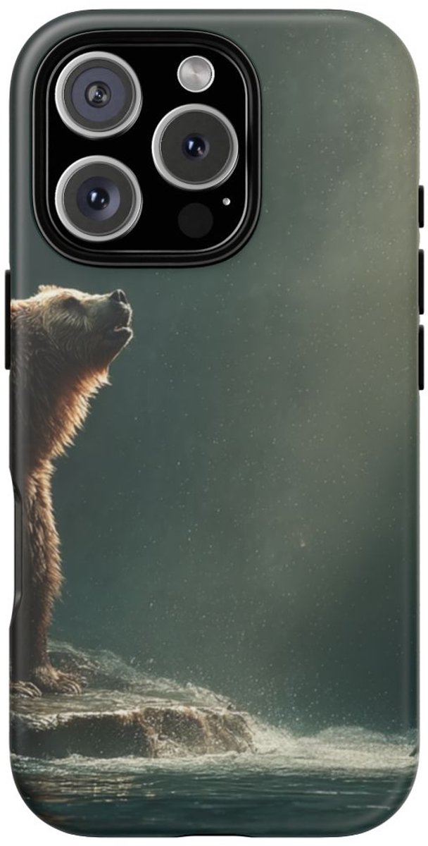 Bruine Beer bij Rivier met Zalm – Telefoonhoesje Geschikt voor iPhone 16 Pro