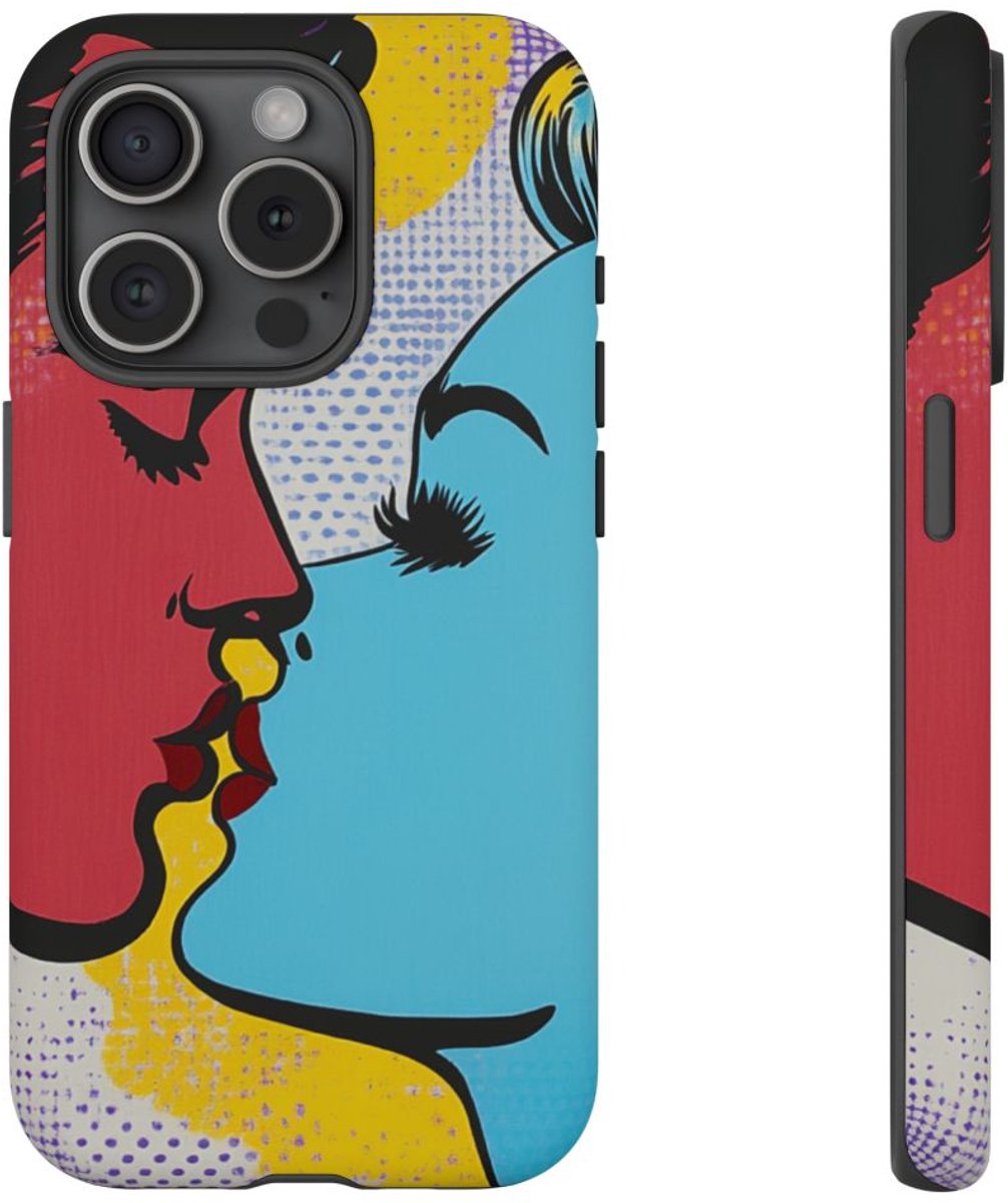 Kussend Stel in Popartstijl – Telefoonhoesje Geschikt voor iPhone 15 Pro