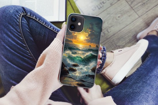 Telefoonhoesje Geschikt voor iPhone 12 hoesje - Zee - Zon - Golven - Rotsen - Siliconen Telefoonhoesje Telefoonhoesje