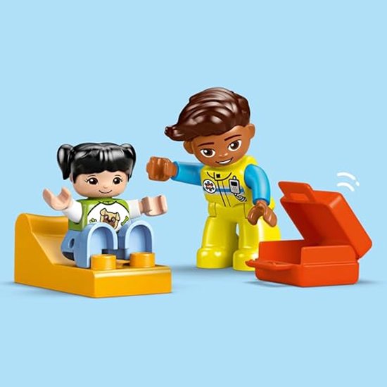 LEGO DUPLO Ambulance avec chauffeur pour faire semblant de jouer - 10447