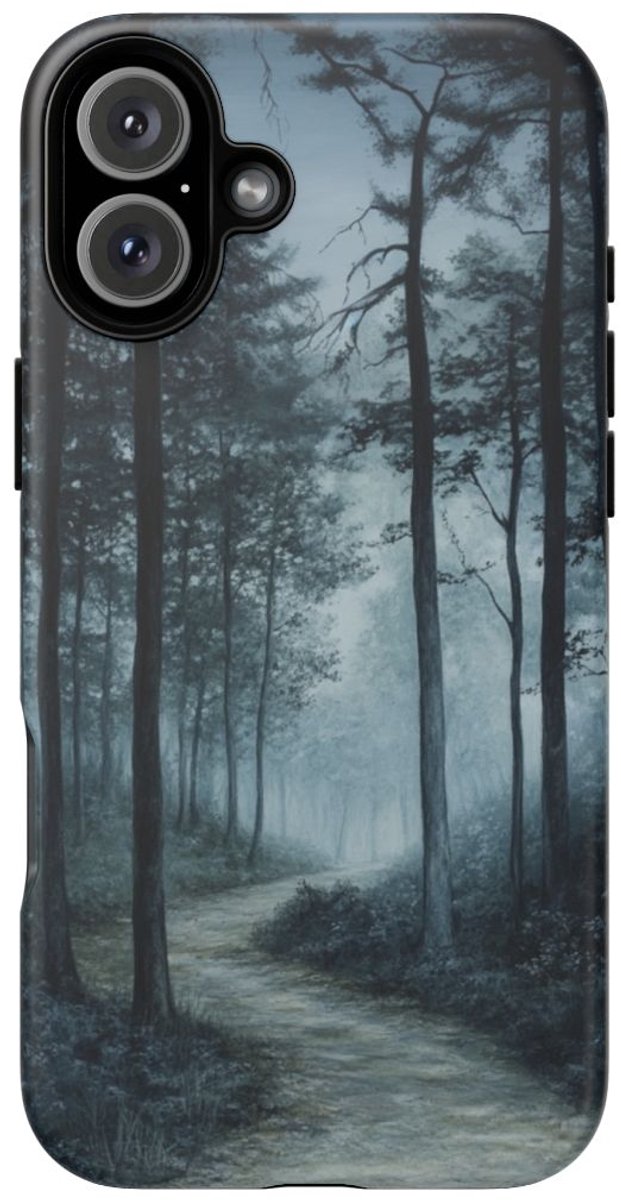 Mistig Bospad – Telefoonhoesje Geschikt voor iPhone 16 Plus