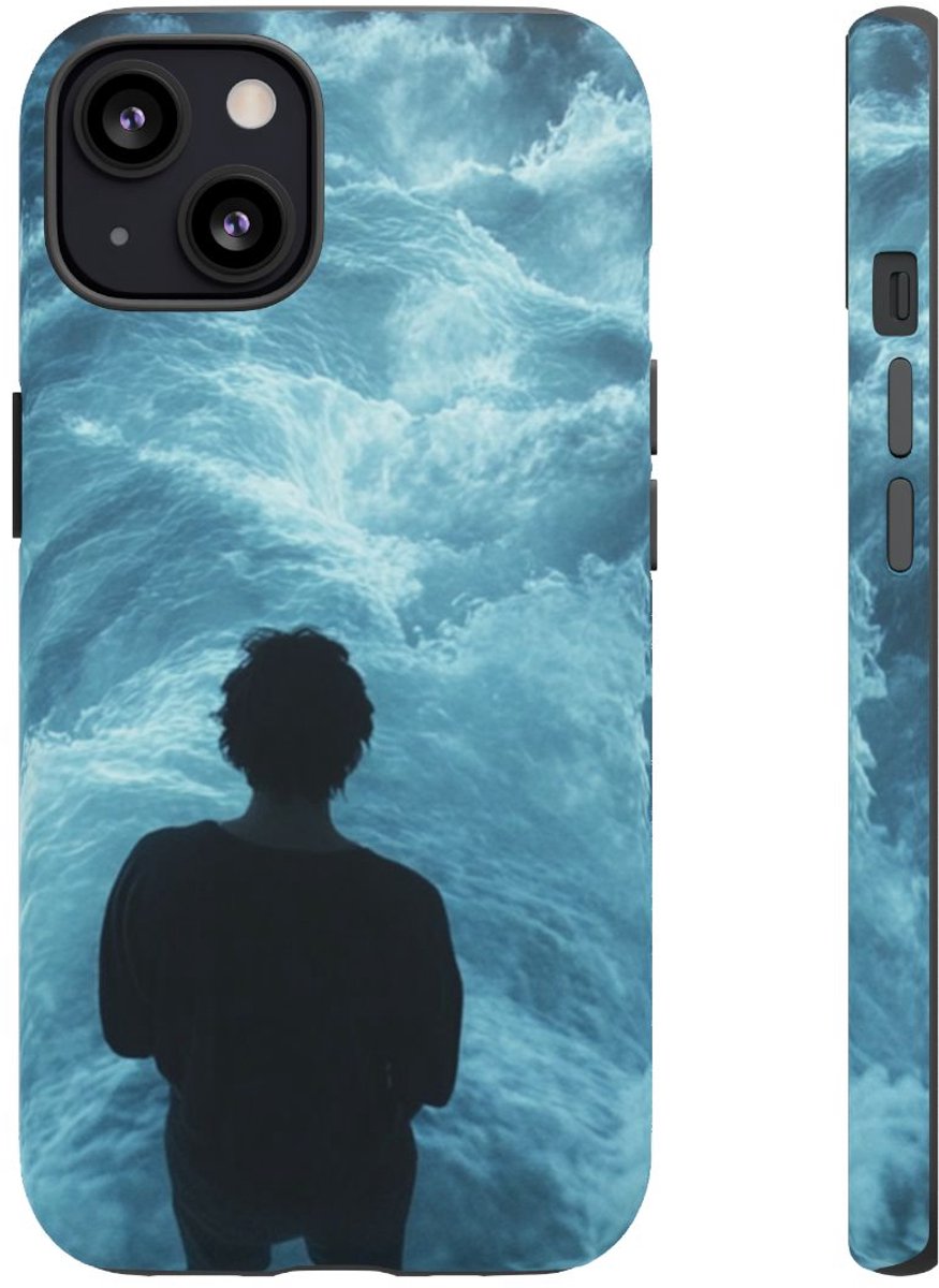 Persoon Voor Draaikolken van Water – Telefoonhoesje Geschikt voor iPhone 13