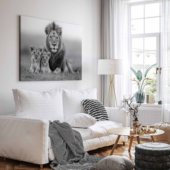 FineArtia - Majestueuze leeuw met welpen - Canvas Schilderij - 150 x 100 cm - Woonkamer Decoratie - Grijs;Zwart - Slaapkamer Schilderij - Wanddecoratie