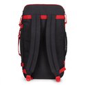 Zwarte Eastpak reistas met rode banden en gespen, schouderbanden zichtbaar.