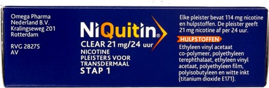 Zijkant van NiQuitin Clear pleister verpakking, stap 1, met productinformatie.