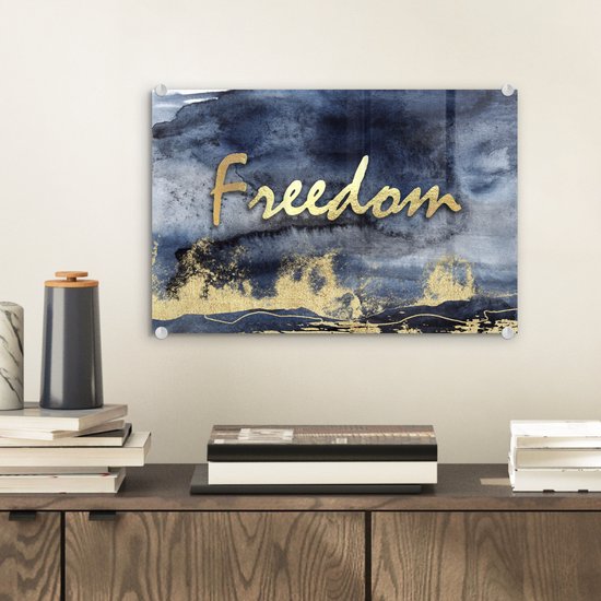 ® Glasschilderij 30x20 cm - Schilderij acrylglas - Quote - Vrijheid - Goud - Zwart - Foto op glas - Muurdecoratie woonkamer - Wanddecoratie slaapkamer - Schilderijen