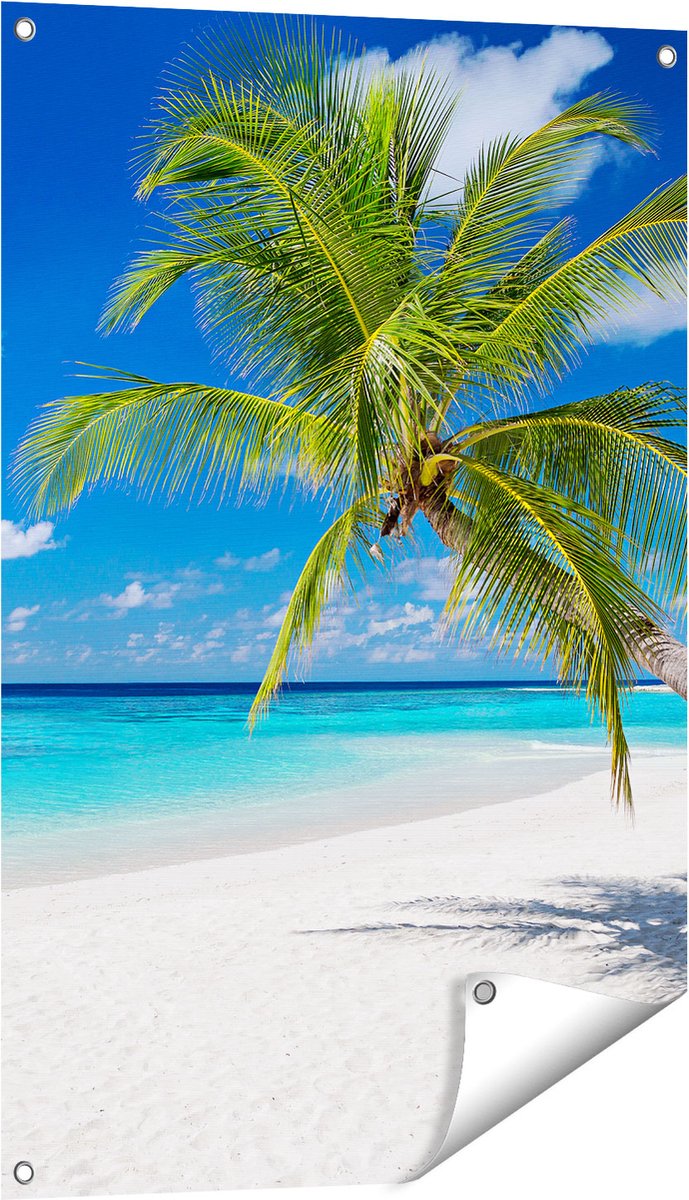 Gards Tuinposter Tropisch Strand met een Palmboom - 60x90 cm - Tuindoek - Tuindecoratie - Wanddecoratie buiten - Tuinschilderij Multikleur