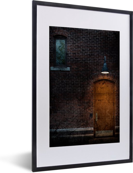 Fotolijst incl. Poster - Een chocolade ijstaart waar een stuk uit mist - 60x80 cm
