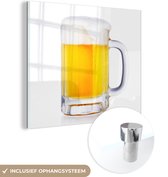 MuchoWow® Glasschilderij 90x90 cm - Schilderij acrylglas - Pul bier op een witte achtergrond - Foto op glas - Schilderijen